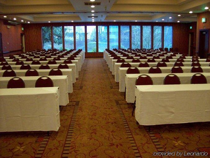 Ramada By Wyndham Tukwila Southcenter Hotel Facilități foto